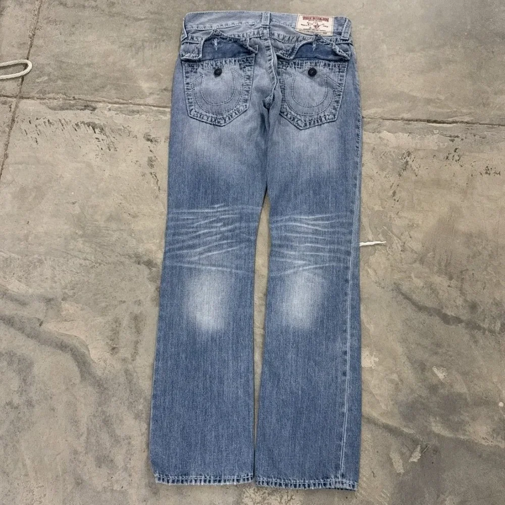 True Religion Ricky Straight Super T Distressed Light Wash Blue Jeans Mens
